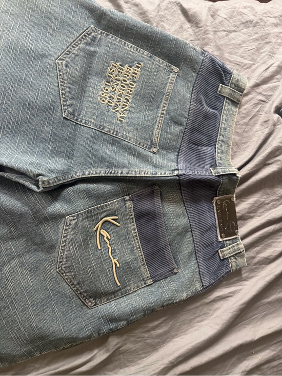Karl Kani Other - Karl Kani rare 1993 cursive. Kani stiched I on the back pocket
34 runs big